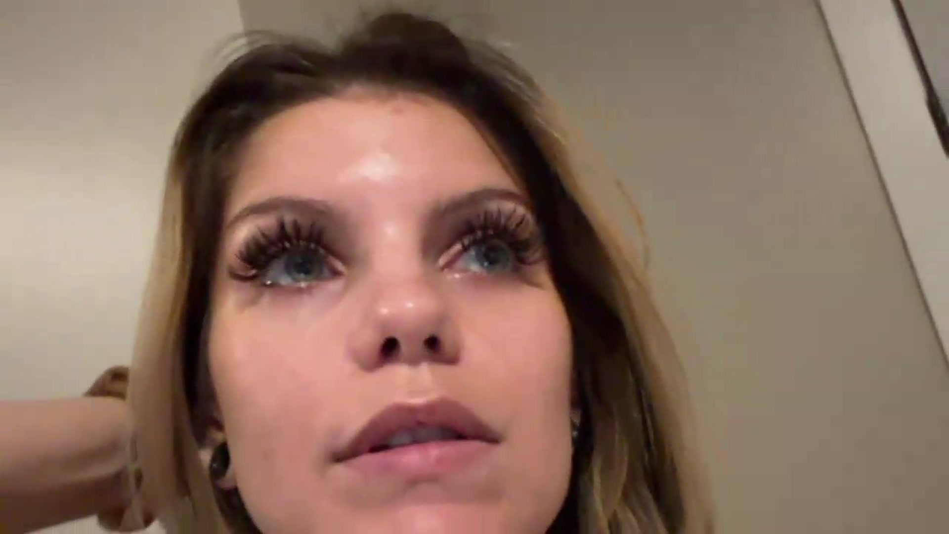 Gallery image thumbnail from punchdrunk1717's myfreecams stream on, 05/17/2026, 13:00 image 5 of 20