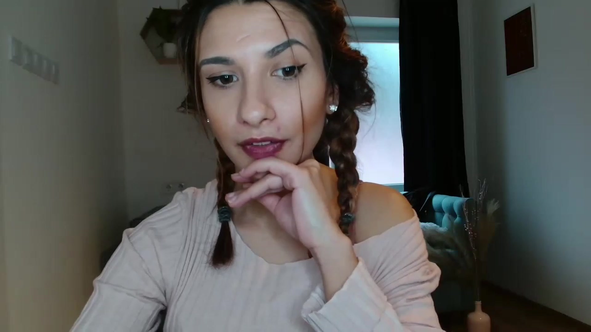 Gallery image thumbnail from pussy_kitti's myfreecams stream on, 11/26/2022, 13:08 image 4 of 20