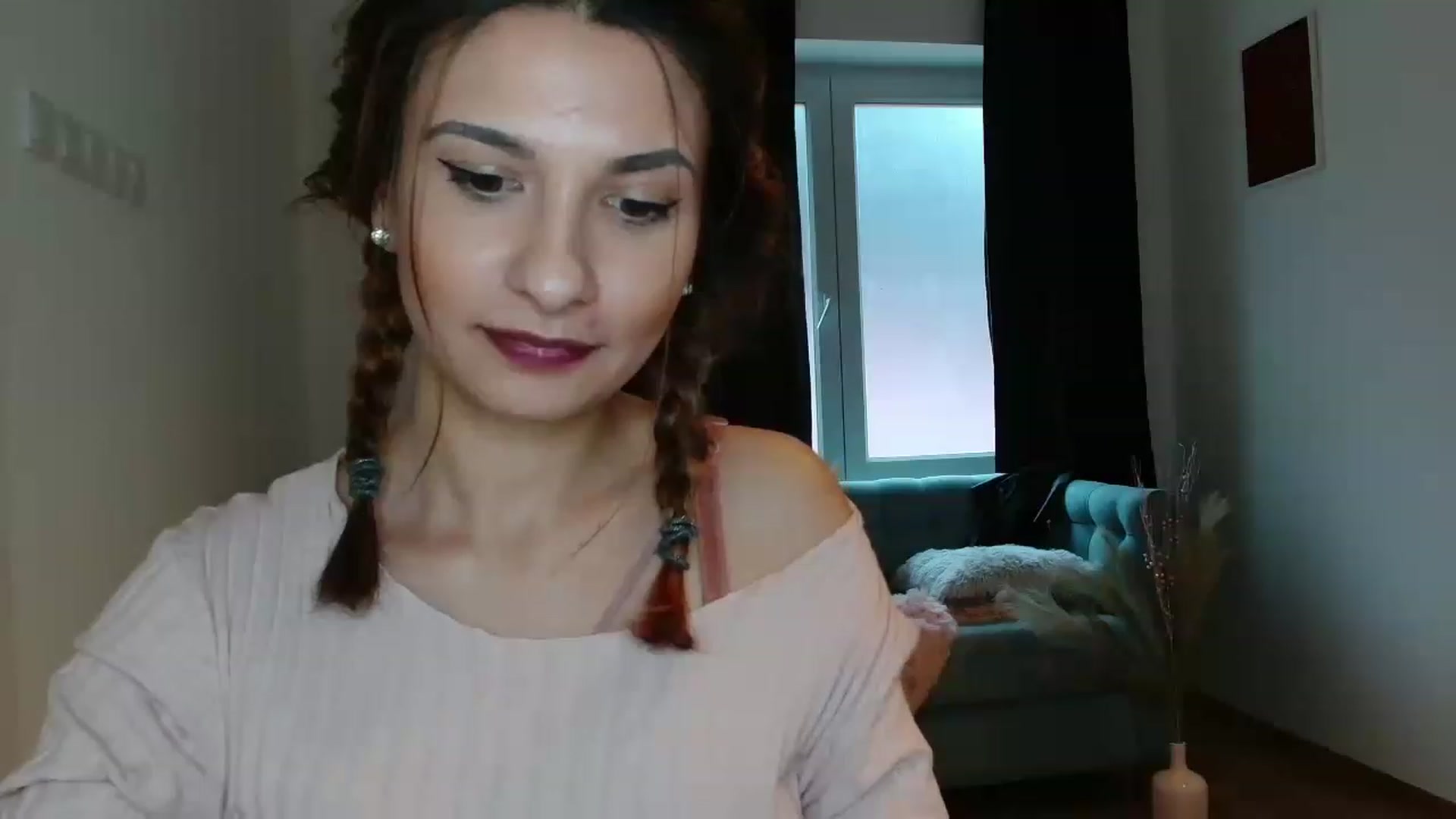 Gallery image thumbnail from pussy_kitti's myfreecams stream on, 11/26/2022, 13:08 image 15 of 20