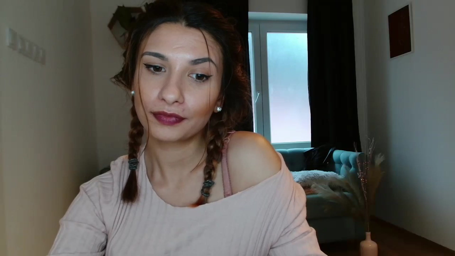 Gallery image thumbnail from pussy_kitti's myfreecams stream on, 11/26/2022, 13:08 image 13 of 20