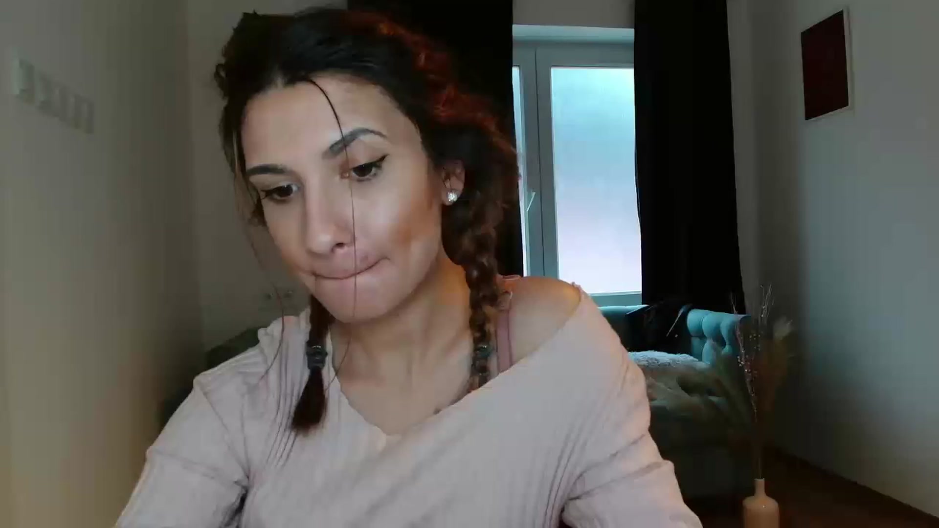 Gallery image thumbnail from pussy_kitti's myfreecams stream on, 11/26/2022, 13:08 image 11 of 20