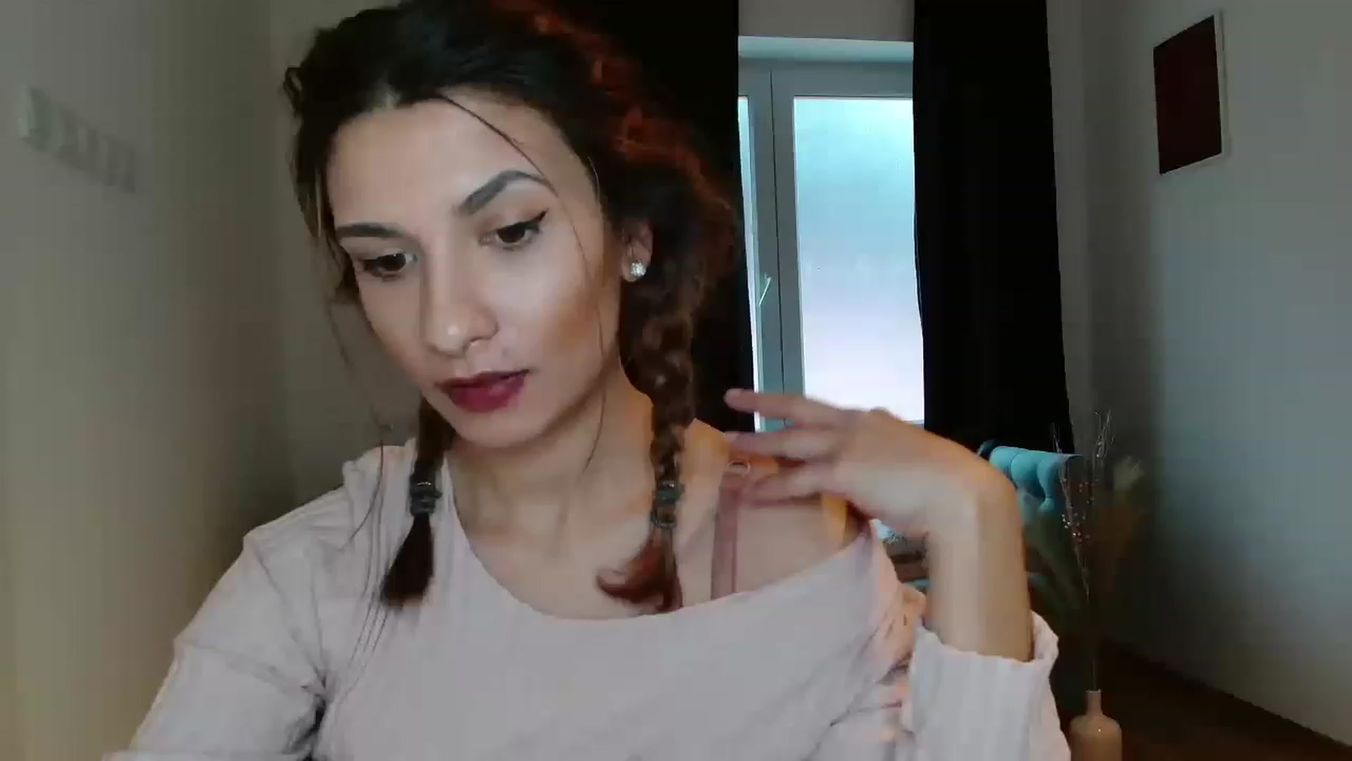 Gallery image thumbnail from pussy_kitti's myfreecams stream on, 11/26/2022, 13:08 image 10 of 20