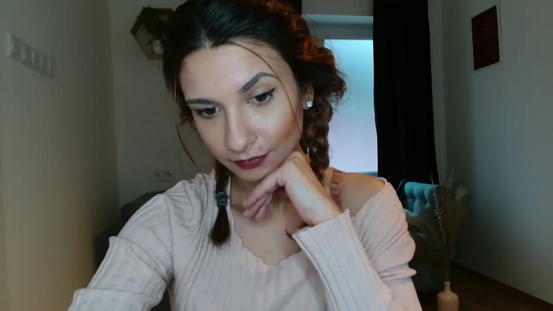 Gallery image thumbnail from pussy_kitti's myfreecams stream on, 11/26/2022, 13:29 image 20 of 20