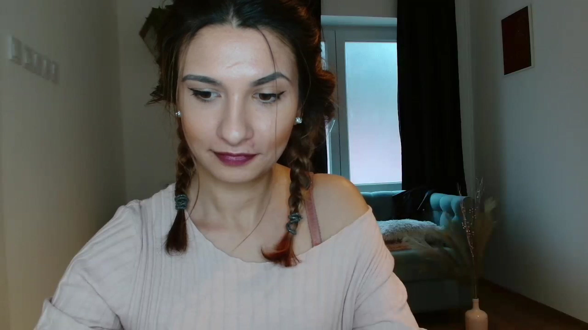 Gallery image thumbnail from pussy_kitti's myfreecams stream on, 11/26/2022, 13:29 image 2 of 20