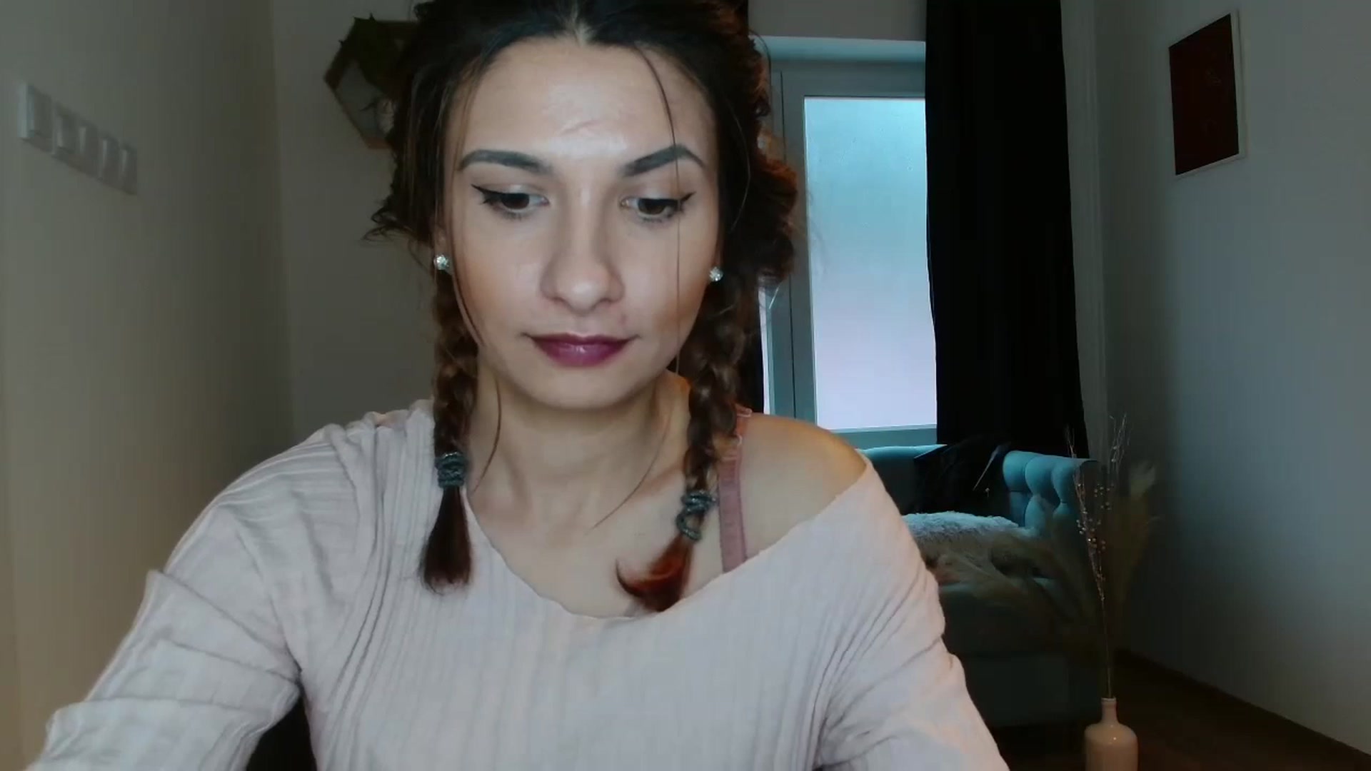 Gallery image thumbnail from pussy_kitti's myfreecams stream on, 11/26/2022, 13:29 image 6 of 20