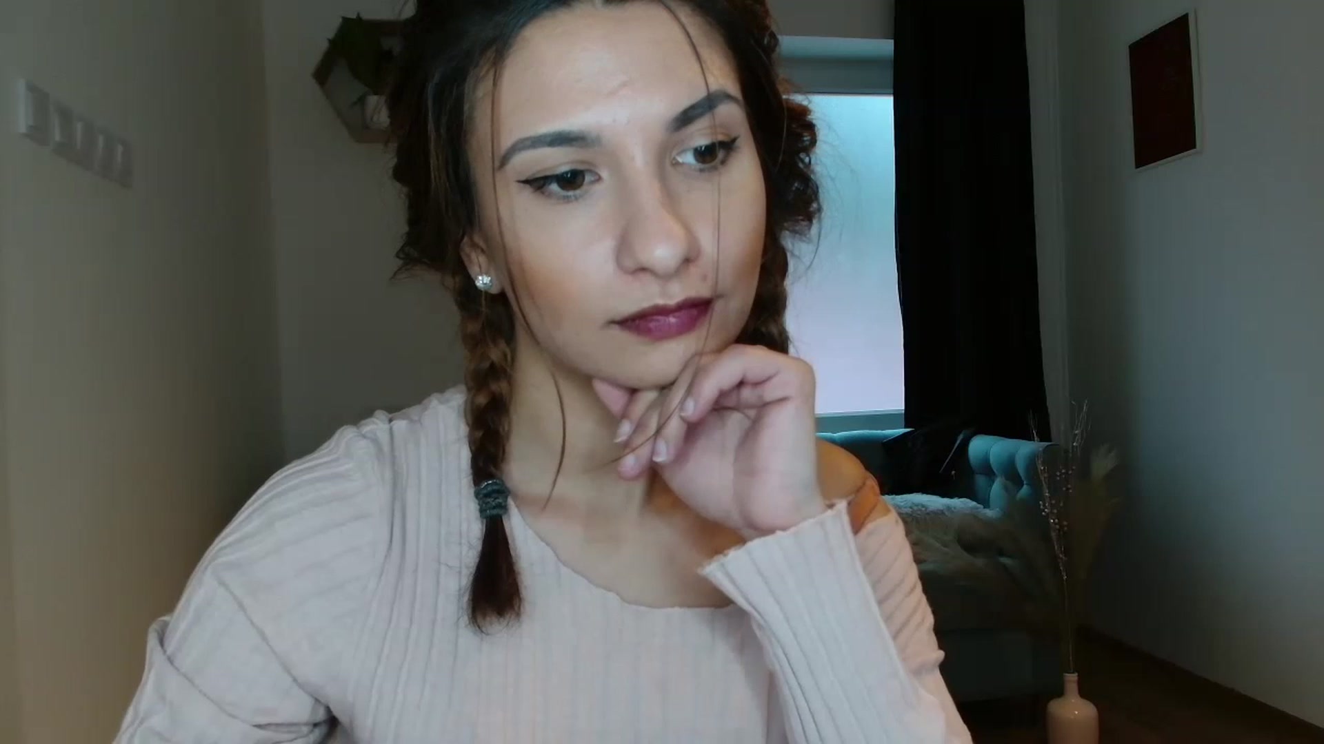 Gallery image thumbnail from pussy_kitti's myfreecams stream on, 11/26/2022, 13:29 image 11 of 20