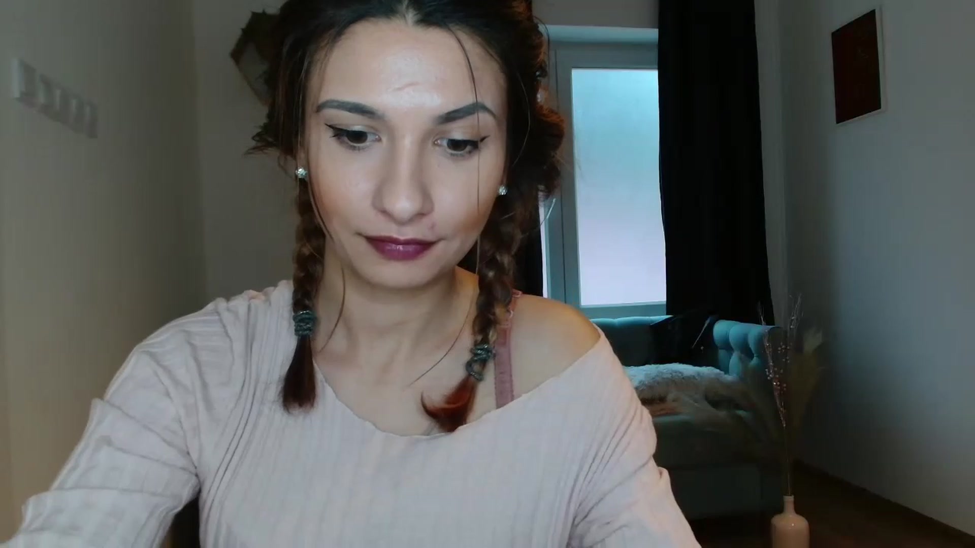 Gallery image thumbnail from pussy_kitti's myfreecams stream on, 11/26/2022, 13:29 image 5 of 20