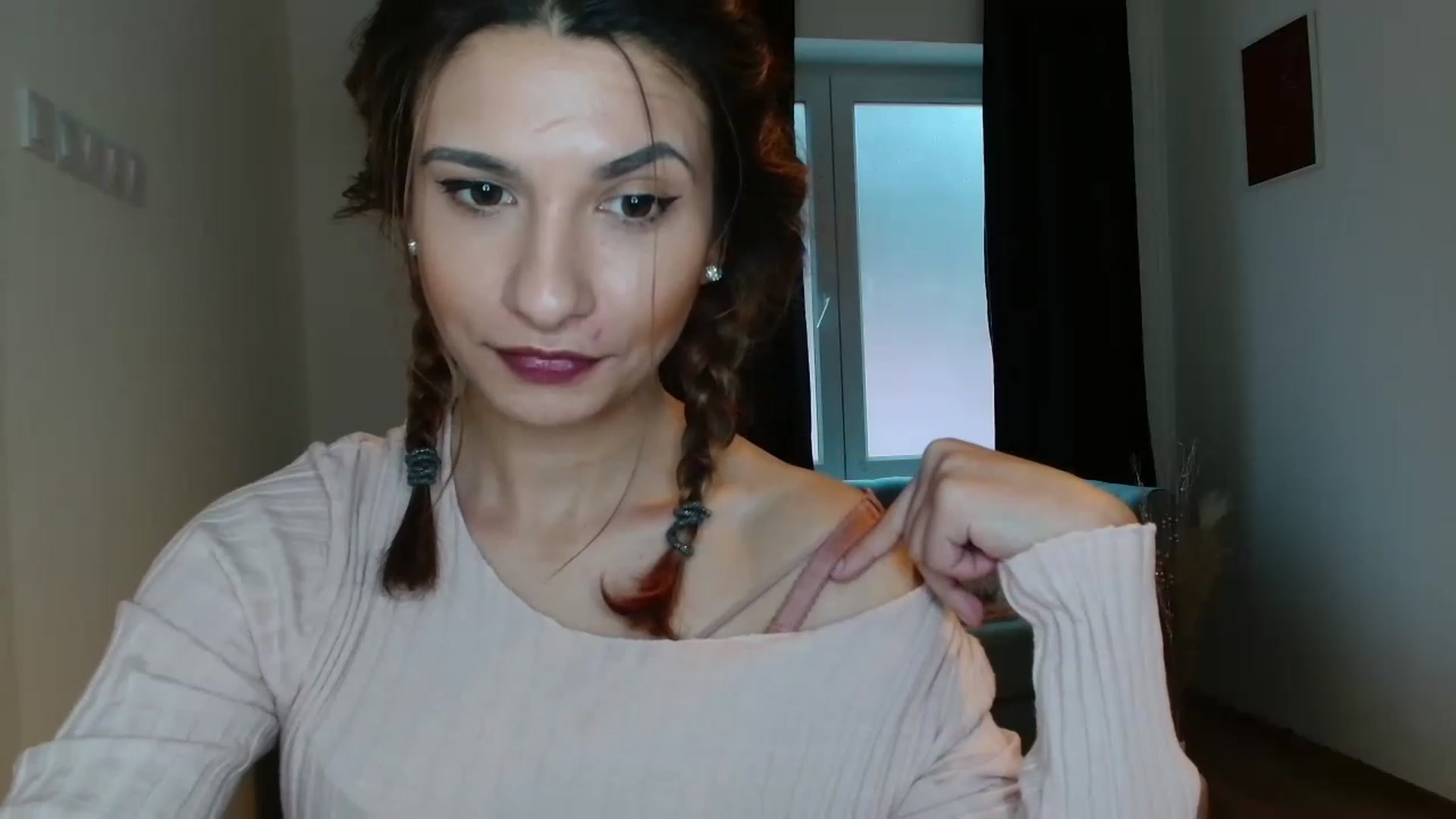 Gallery image thumbnail from pussy_kitti's myfreecams stream on, 11/26/2022, 13:29 image 7 of 20