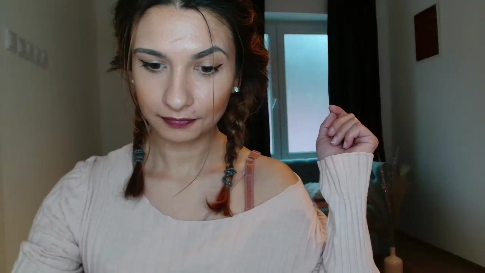 Gallery image thumbnail from pussy_kitti's myfreecams stream on, 11/26/2022, 13:29 image 14 of 20