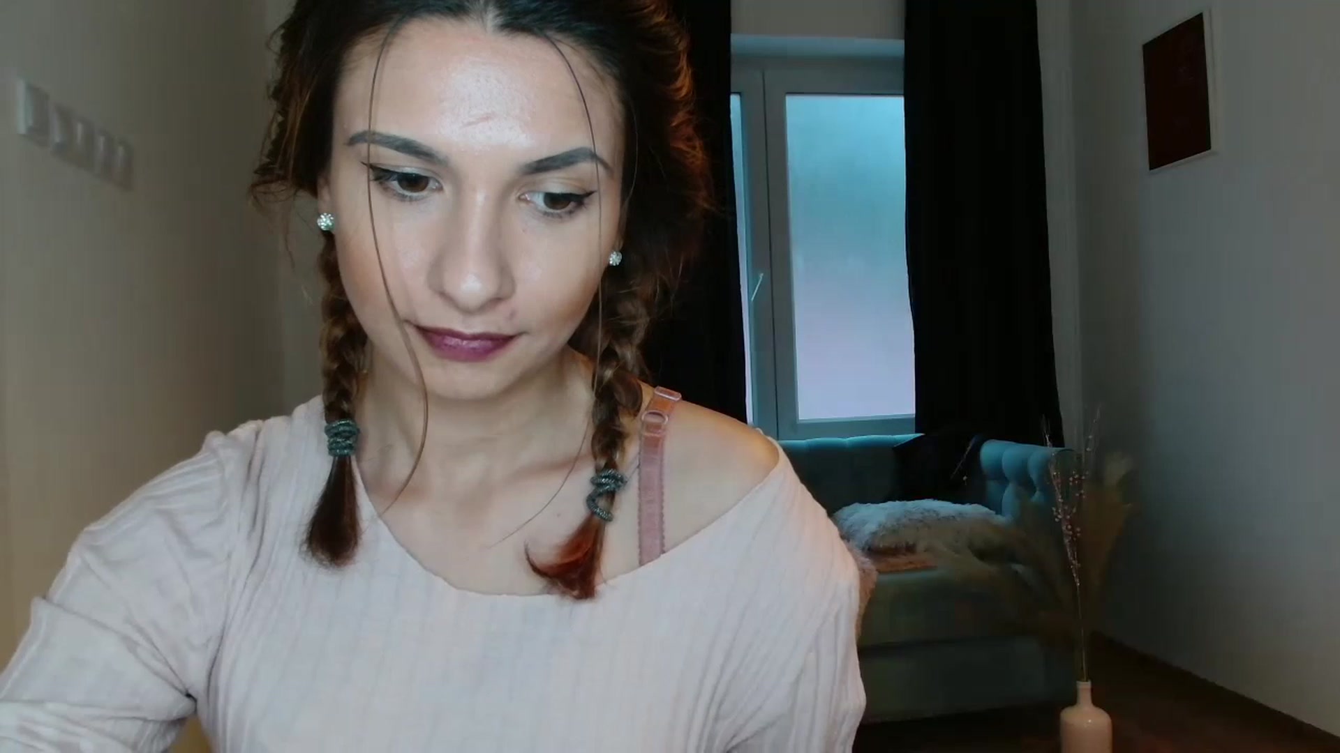 Gallery image thumbnail from pussy_kitti's myfreecams stream on, 11/26/2022, 14:26 image 15 of 20