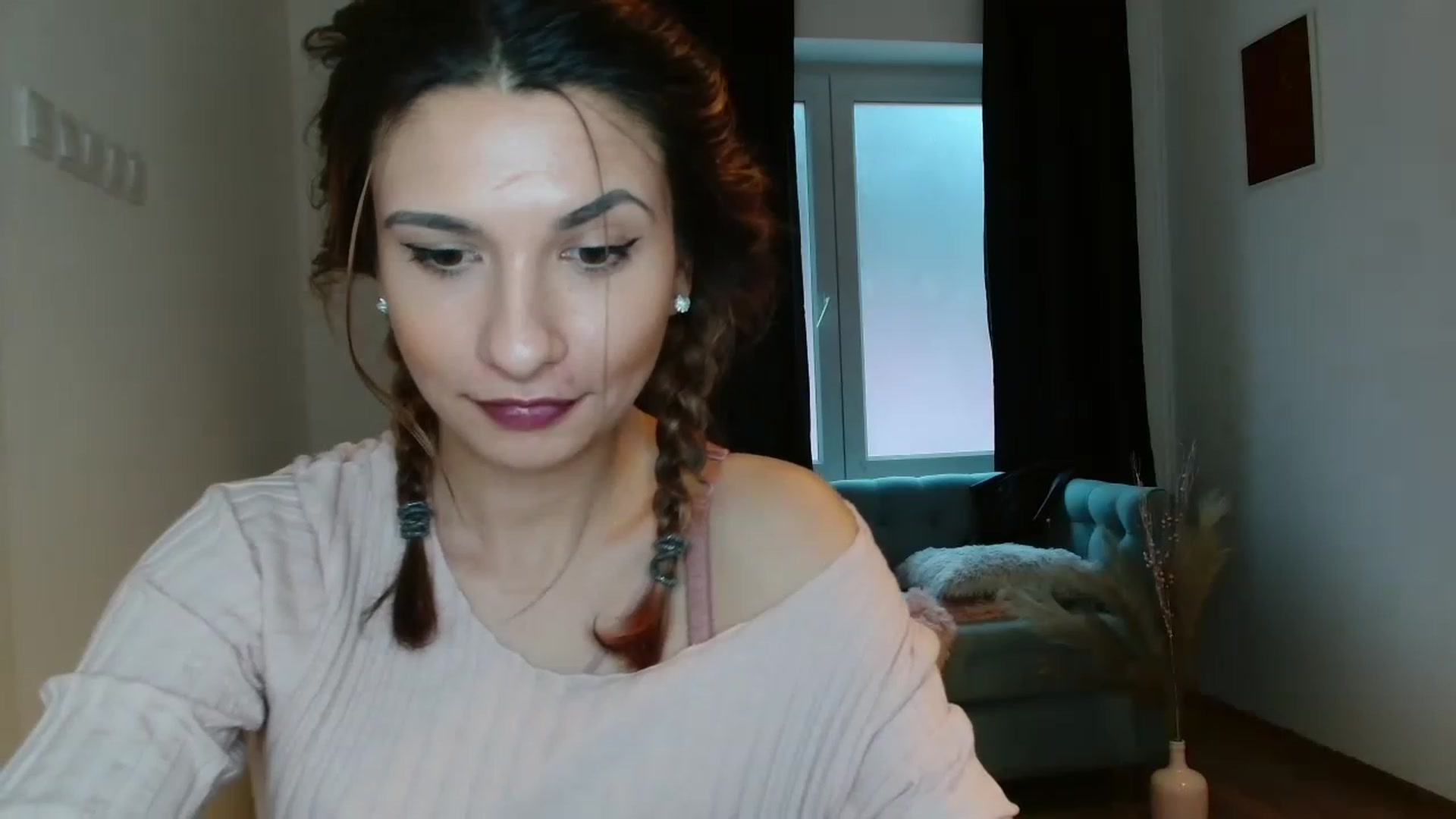 Gallery image thumbnail from pussy_kitti's myfreecams stream on, 11/26/2022, 14:26 image 4 of 20