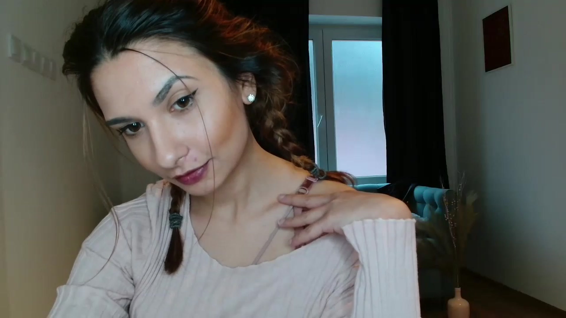 Gallery image thumbnail from pussy_kitti's myfreecams stream on, 11/26/2022, 14:26 image 5 of 20