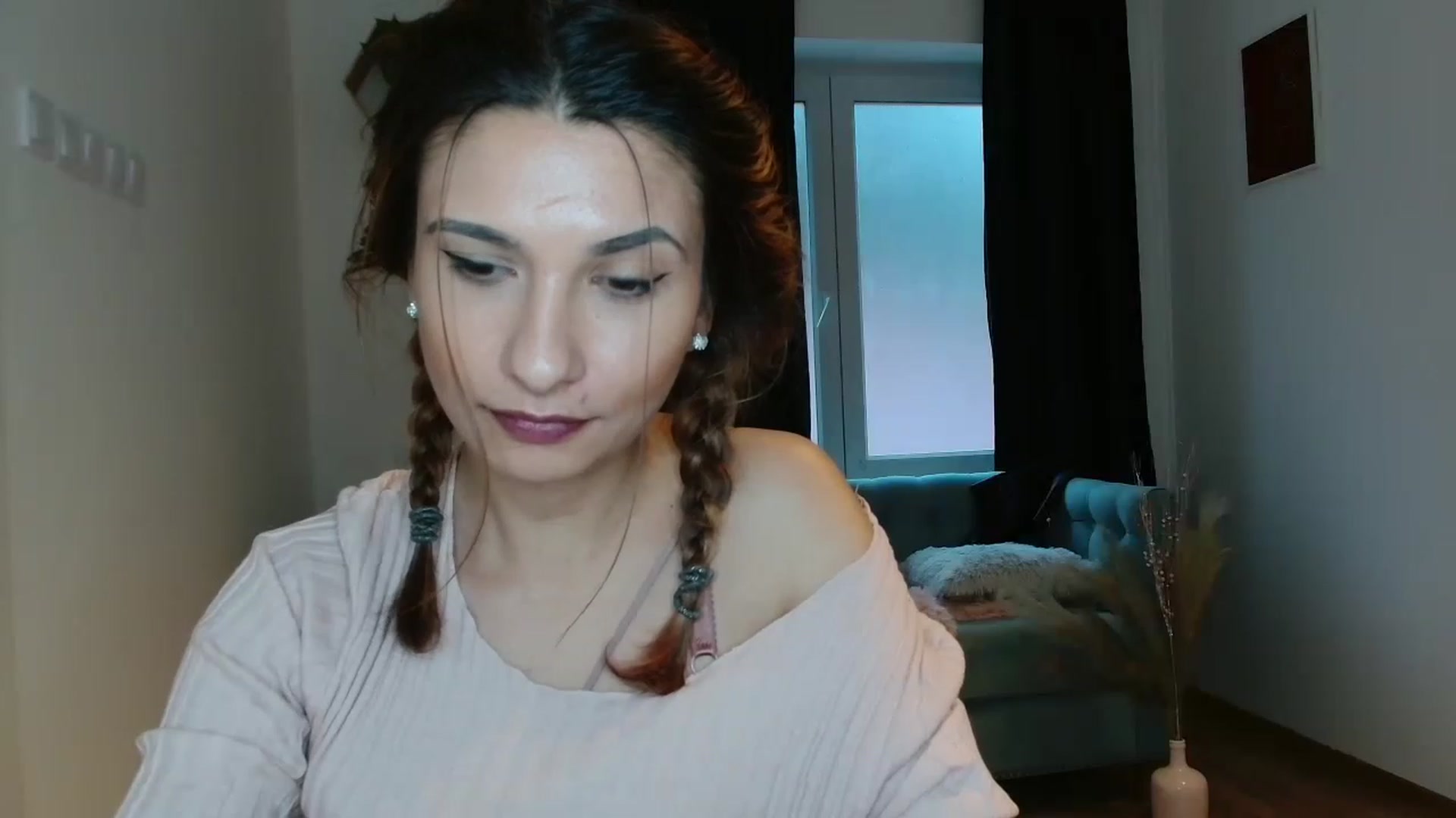 Gallery image thumbnail from pussy_kitti's myfreecams stream on, 11/26/2022, 14:26 image 14 of 20