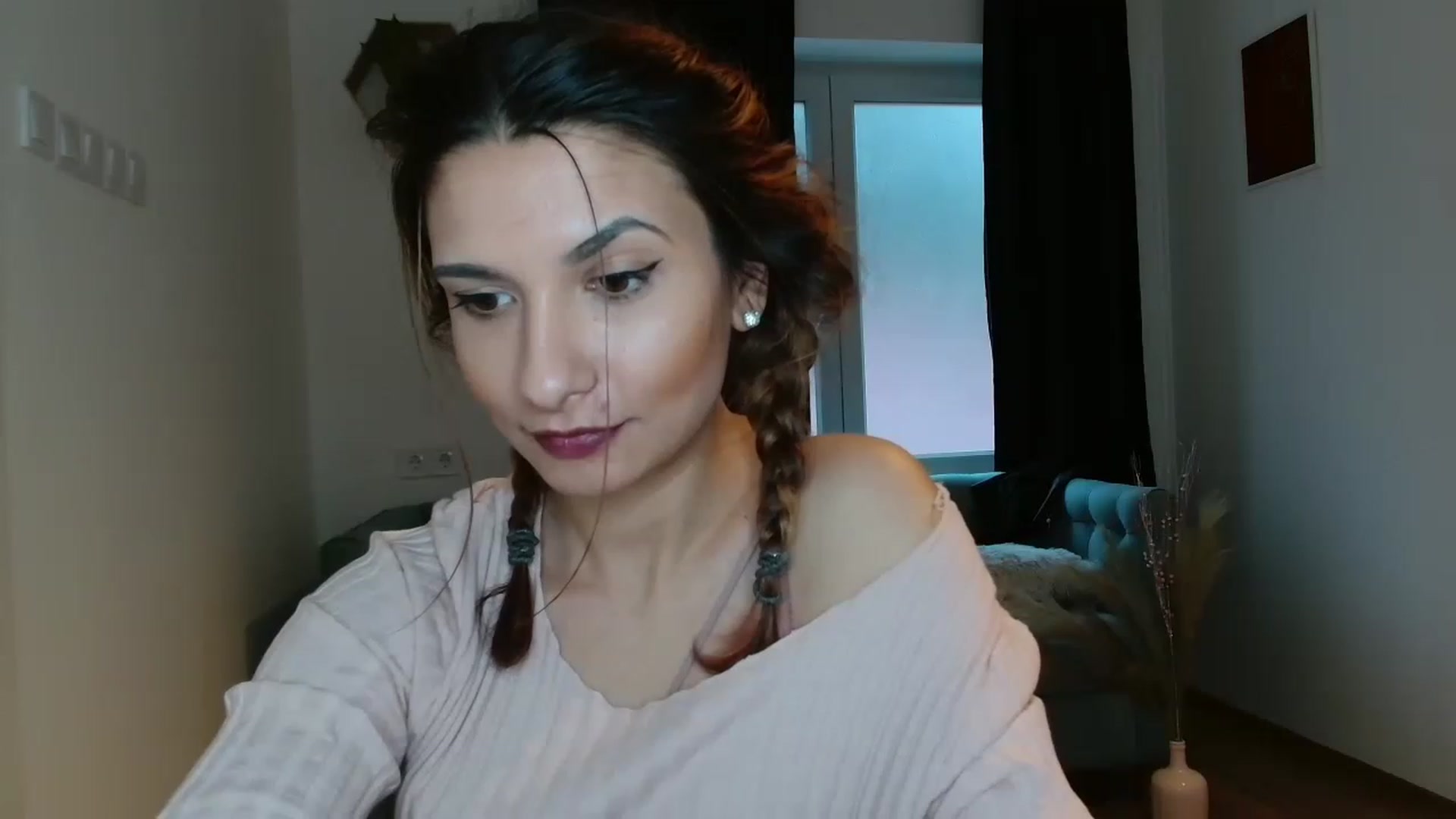 Gallery image thumbnail from pussy_kitti's myfreecams stream on, 11/26/2022, 14:26 image 11 of 20
