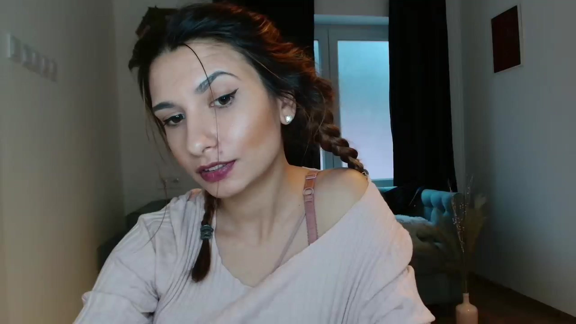 Gallery image thumbnail from pussy_kitti's myfreecams stream on, 11/26/2022, 14:26 image 10 of 20