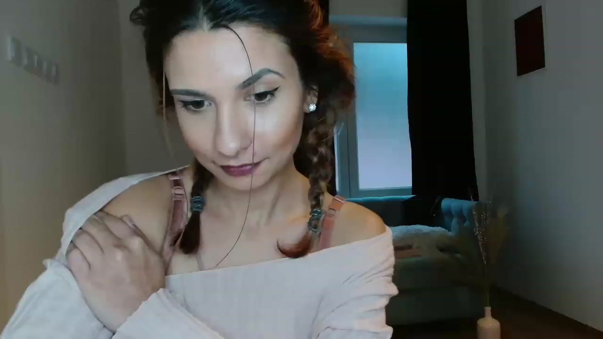 Gallery image thumbnail from pussy_kitti's myfreecams stream on, 11/26/2022, 14:26 image 17 of 20