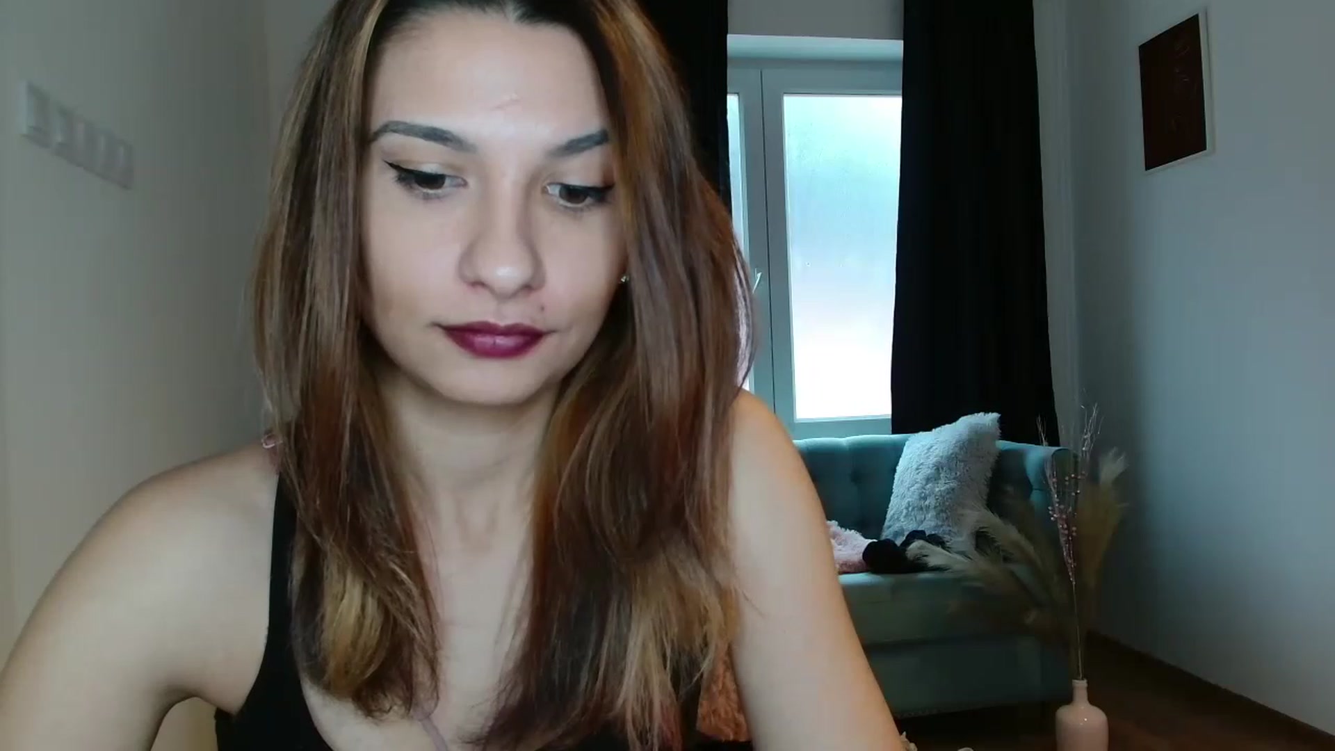 Gallery image thumbnail from pussy_kitti's myfreecams stream on, 11/27/2022, 10:18 image 10 of 20