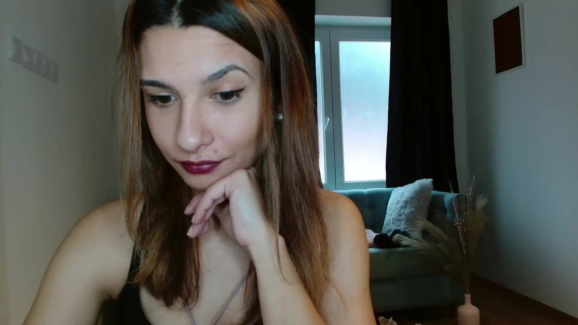 Gallery image thumbnail from pussy_kitti's myfreecams stream on, 11/27/2022, 10:18 image 14 of 20