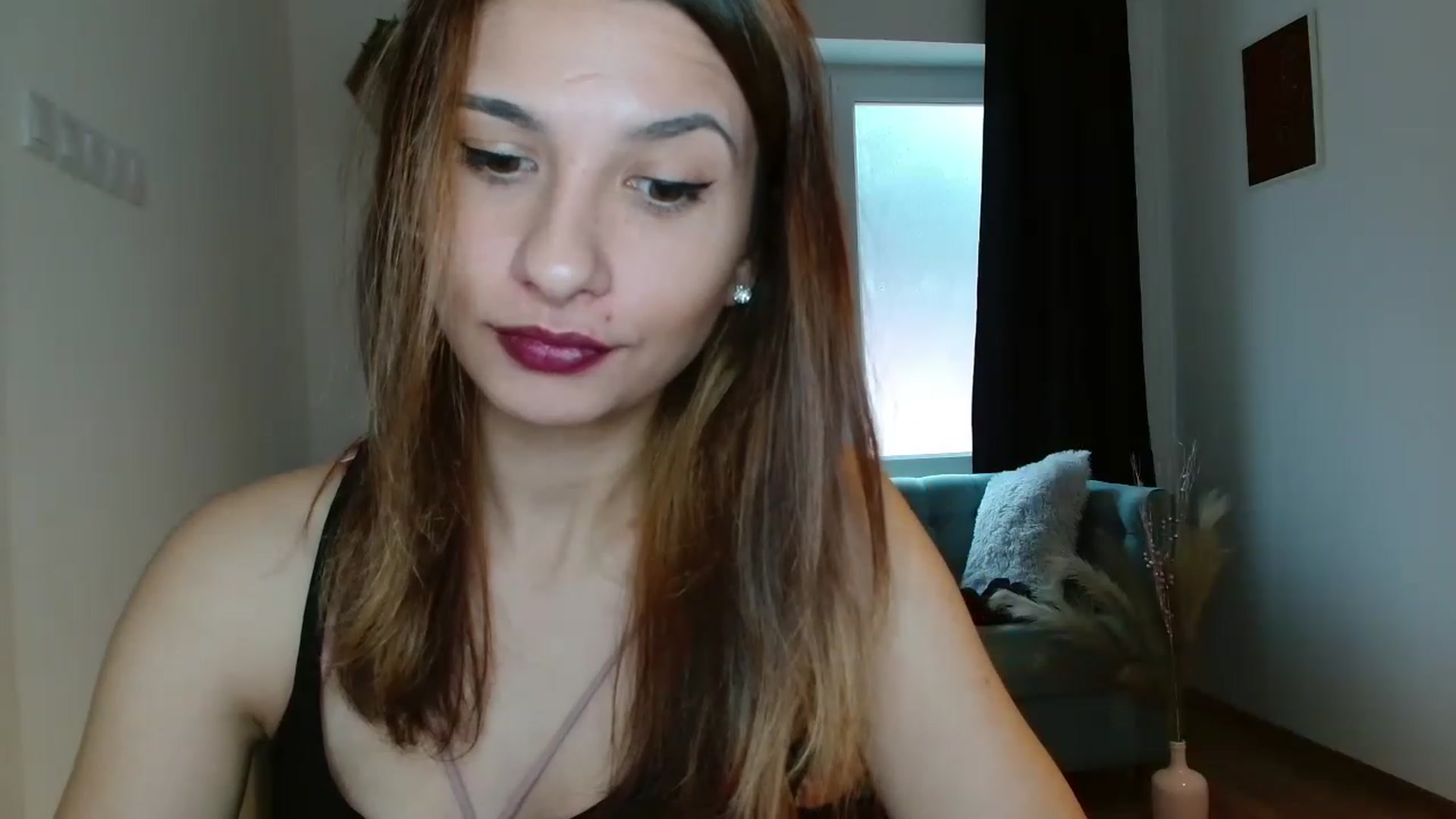Gallery image thumbnail from pussy_kitti's myfreecams stream on, 11/27/2022, 10:18 image 13 of 20