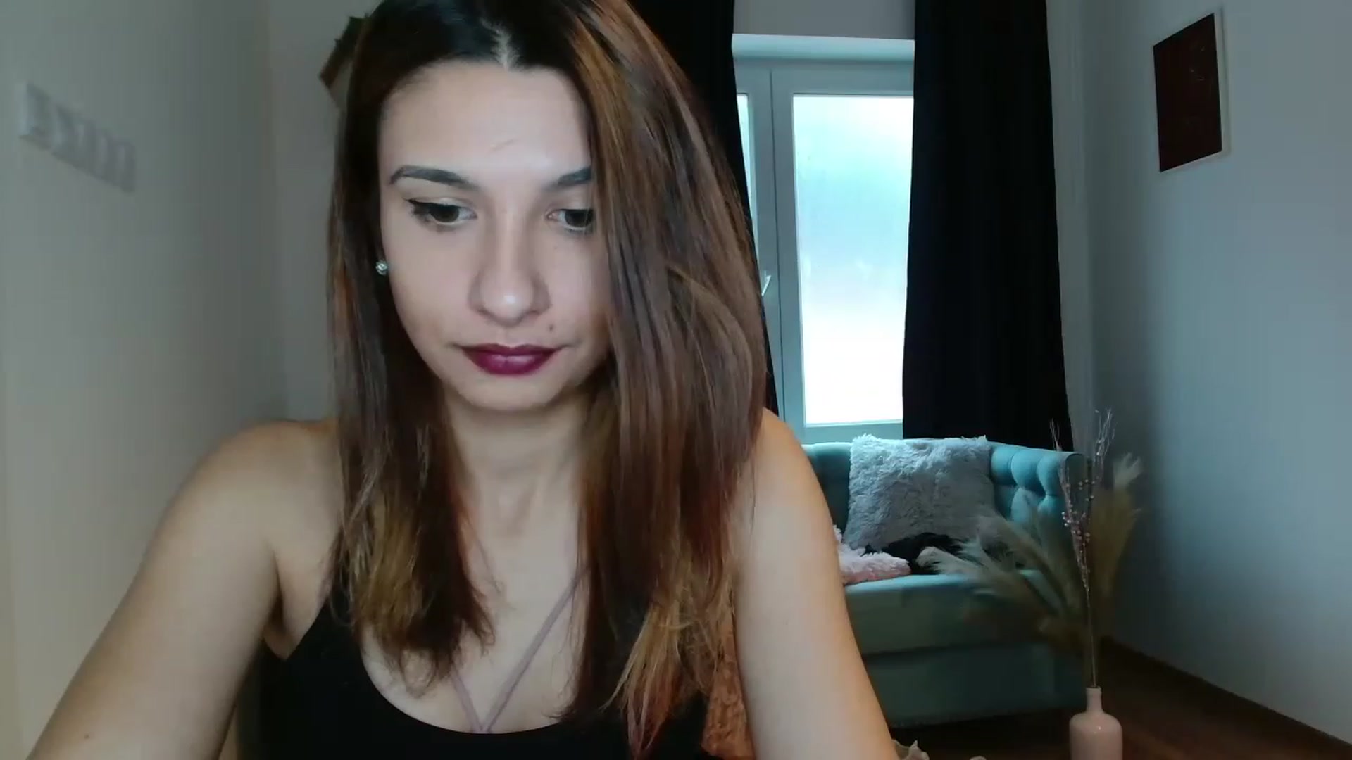 Gallery image thumbnail from pussy_kitti's myfreecams stream on, 11/27/2022, 10:18 image 4 of 20