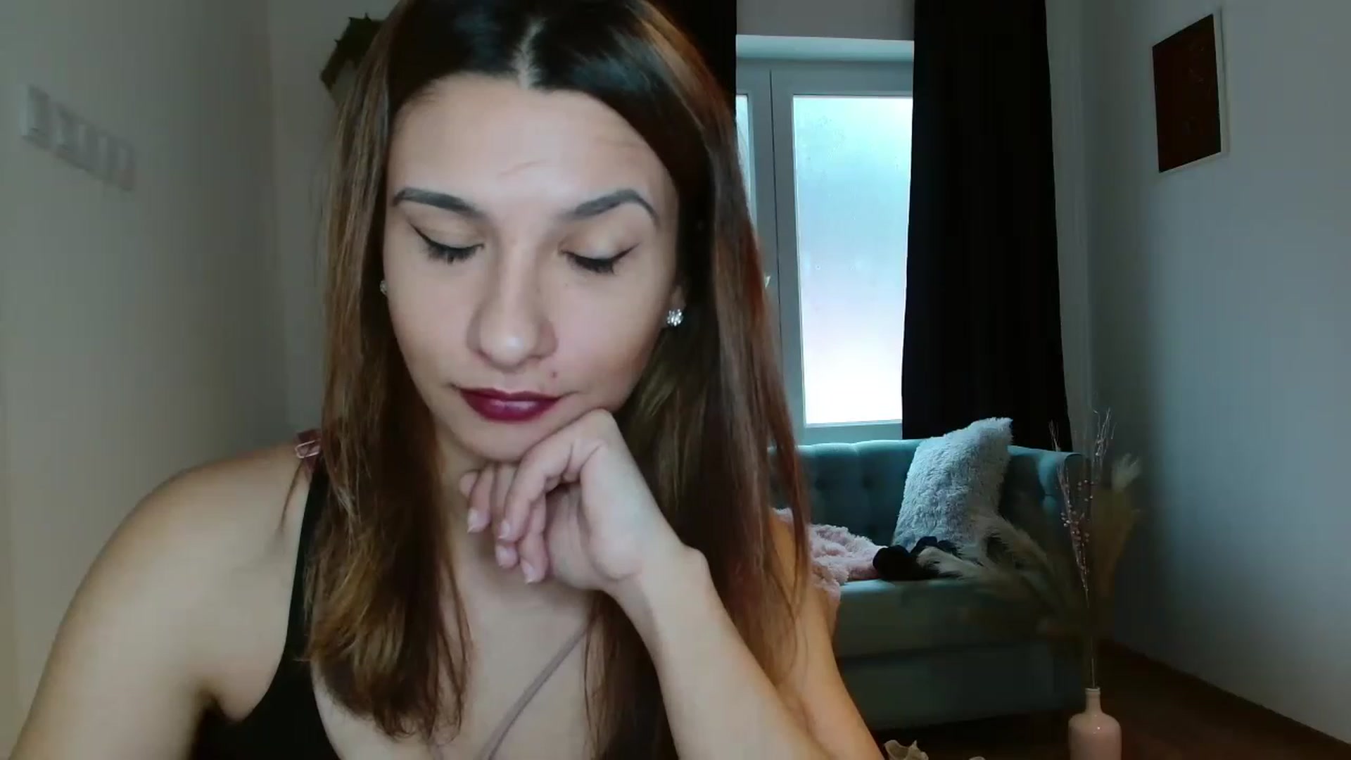 Gallery image thumbnail from pussy_kitti's myfreecams stream on, 11/27/2022, 10:18 image 12 of 20