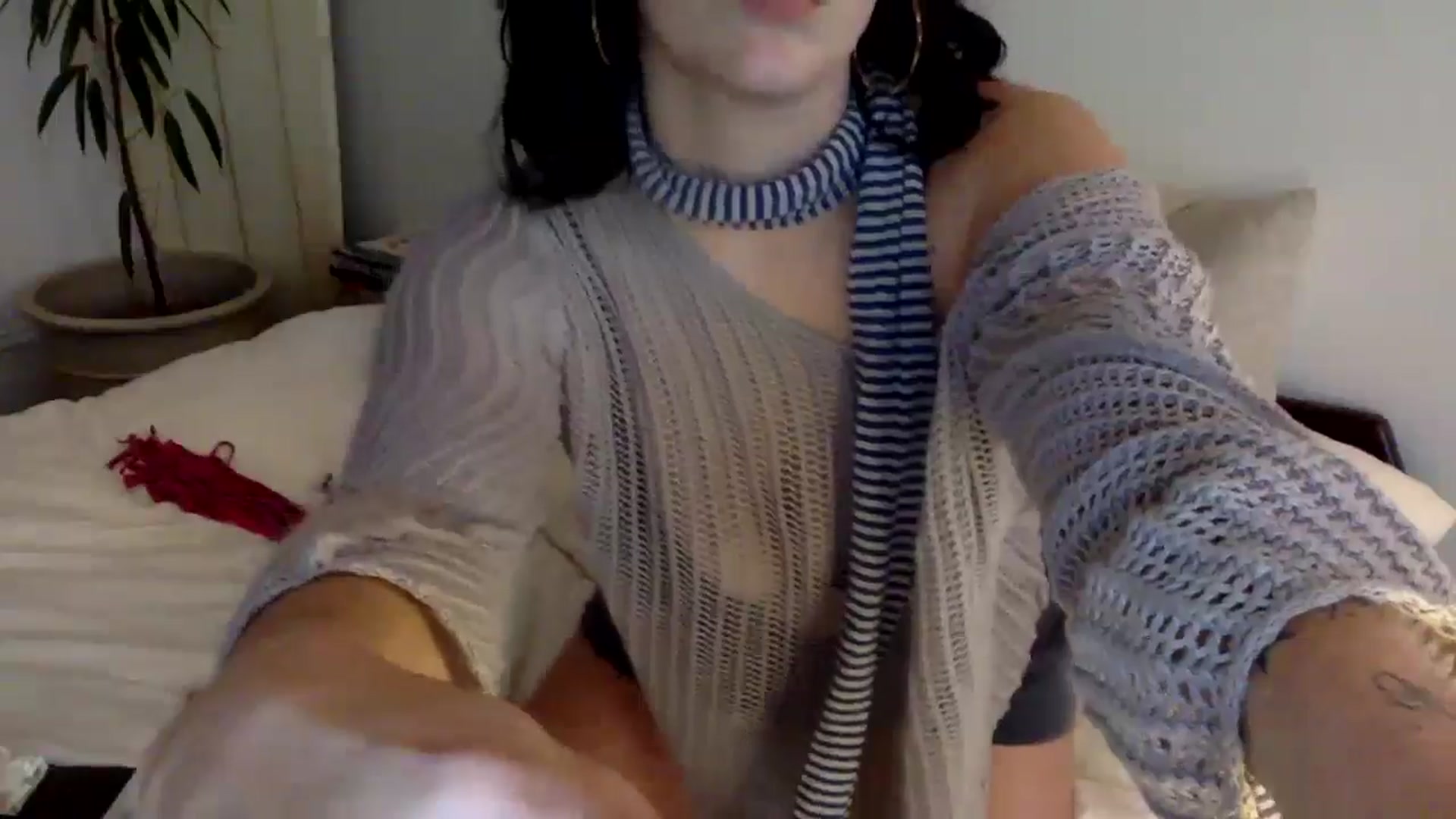 Gallery image thumbnail from pyrexPrincess's myfreecams stream on, 05/20/2024, 03:34 image 17 of 20