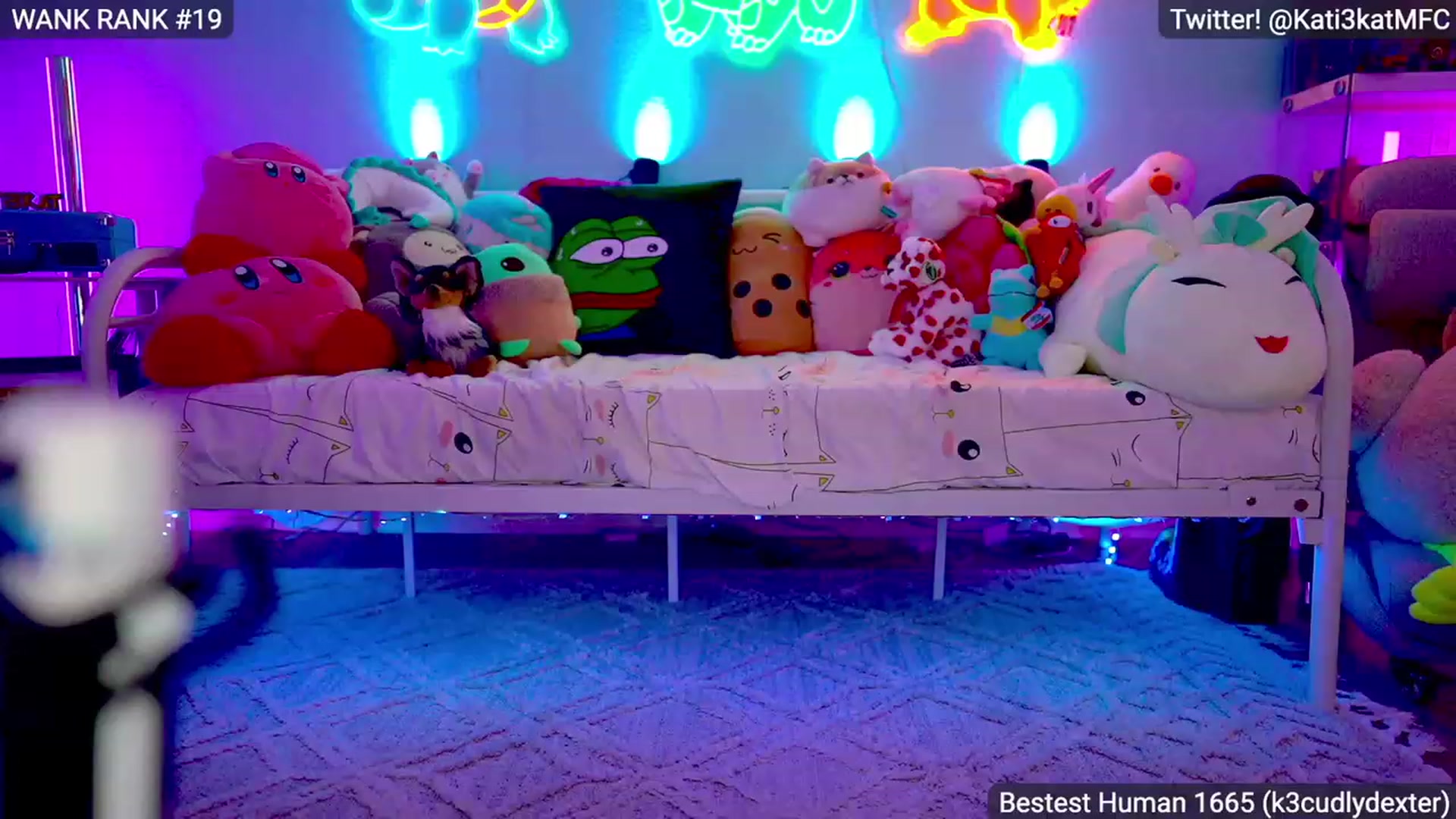 Gallery image thumbnail from queefnoice's myfreecams stream on, 04/19/2023, 04:53 image 18 of 20