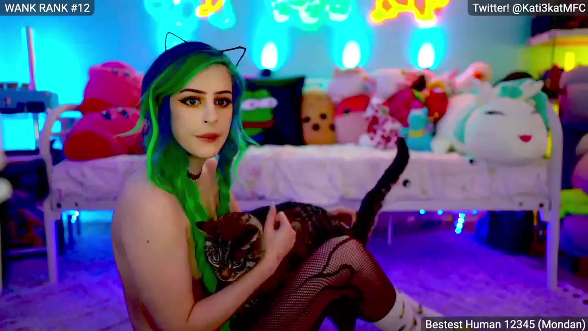 Gallery image thumbnail from queefnoice's myfreecams stream on, 04/19/2023, 06:56 image 11 of 20
