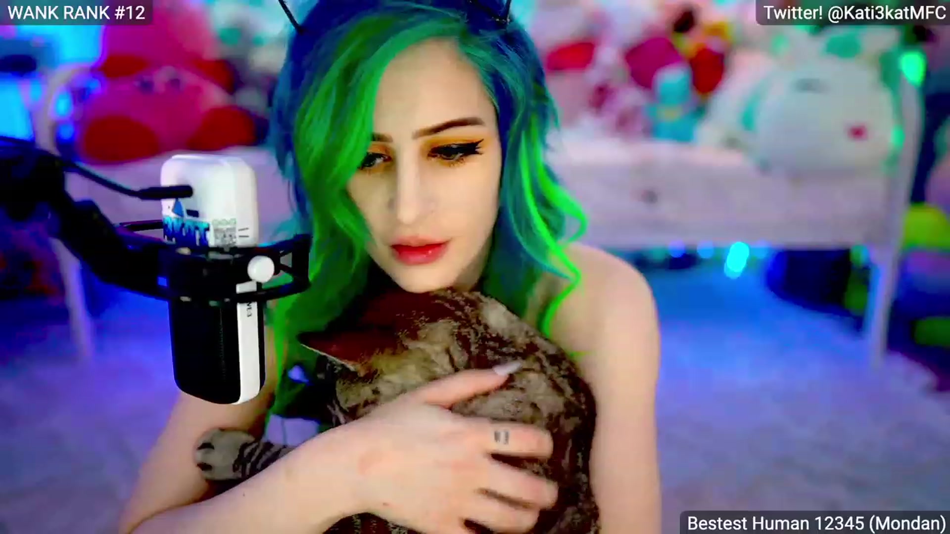 Gallery image thumbnail from queefnoice's myfreecams stream on, 04/19/2023, 06:56 image 19 of 20
