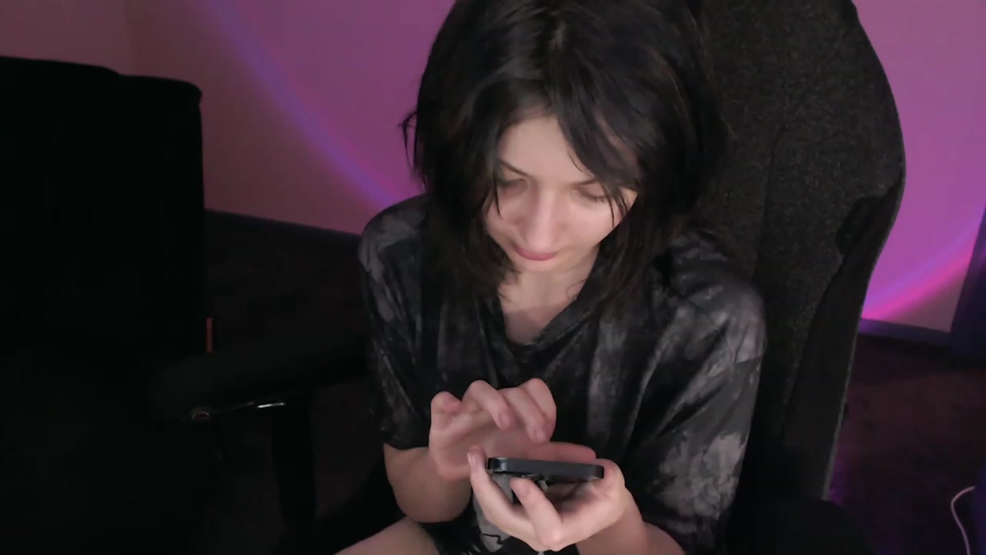 Gallery image thumbnail from r00m704v01d's myfreecams stream on, 02/17/2023, 05:43 image 7 of 20
