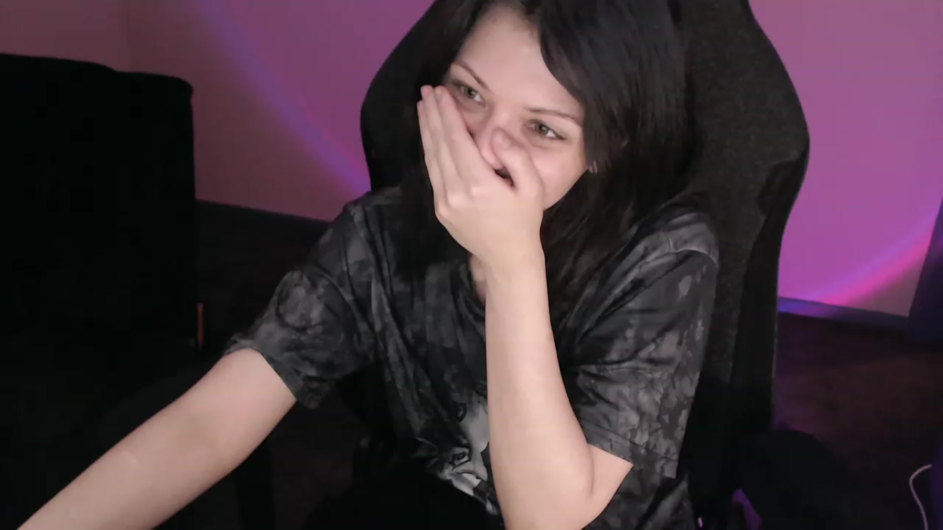 Gallery image thumbnail from r00m704v01d's myfreecams stream on, 02/17/2023, 05:43 image 5 of 20