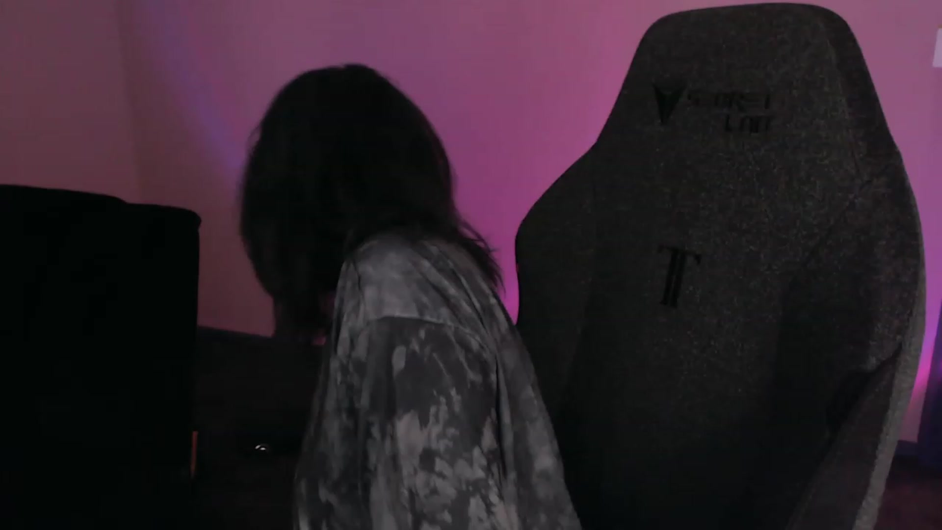 Gallery image thumbnail from r00m704v01d's myfreecams stream on, 02/17/2023, 05:43 image 1 of 20