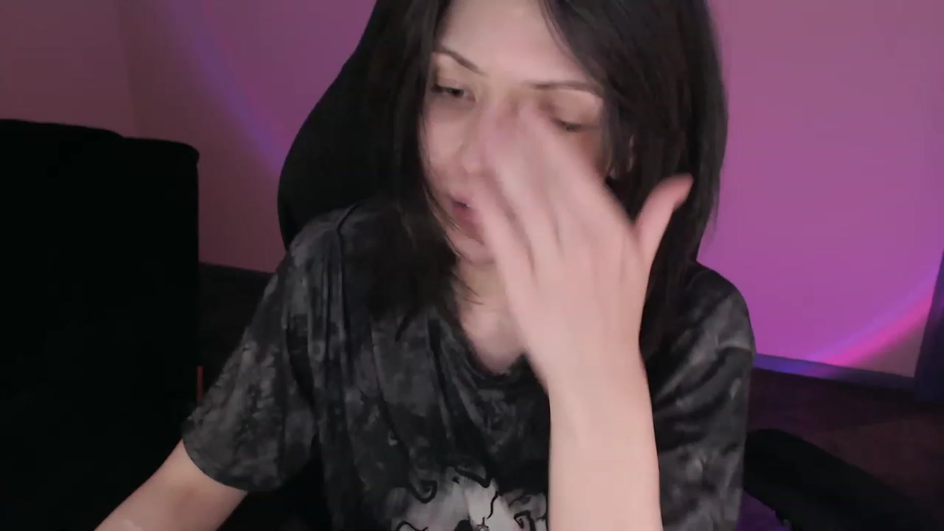 Gallery image thumbnail from r00m704v01d's myfreecams stream on, 02/17/2023, 05:43 image 11 of 20
