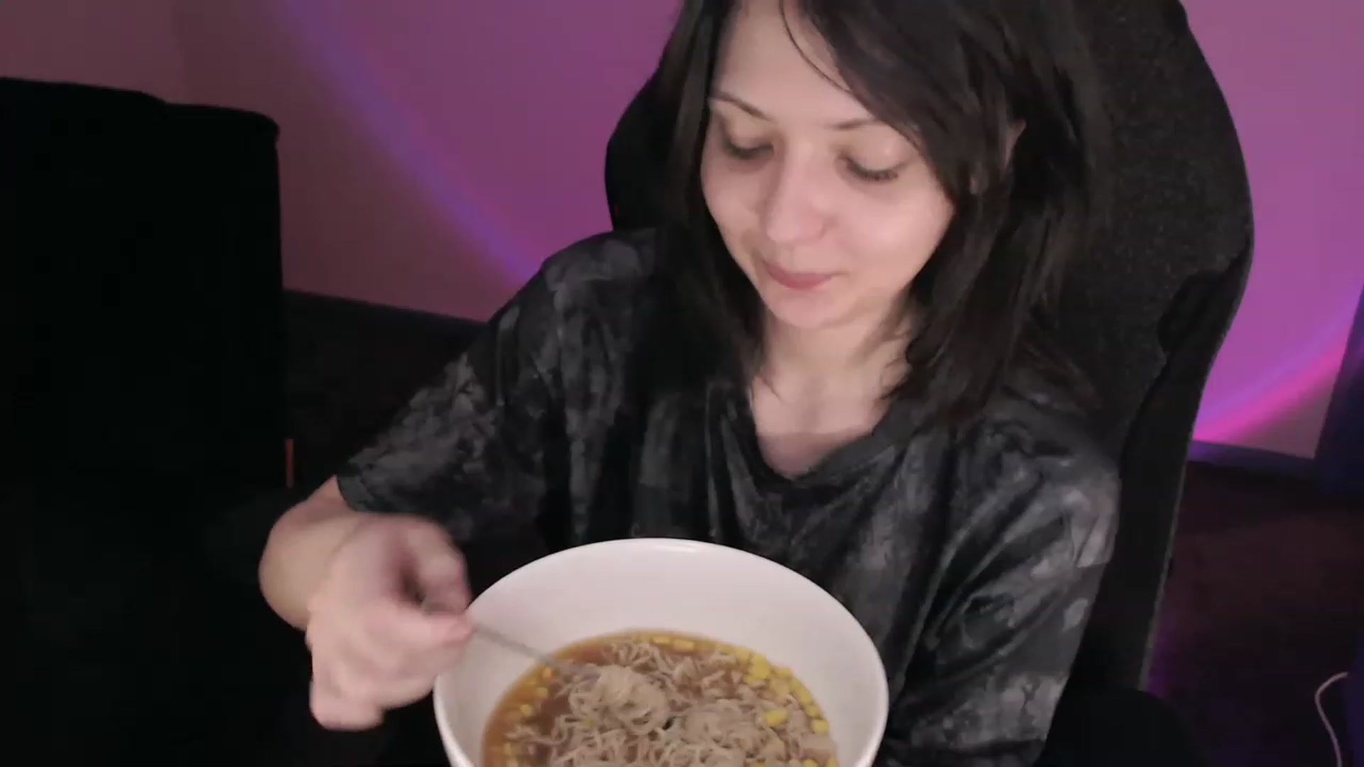 Gallery image thumbnail from r00m704v01d's myfreecams stream on, 02/17/2023, 05:43 image 8 of 20