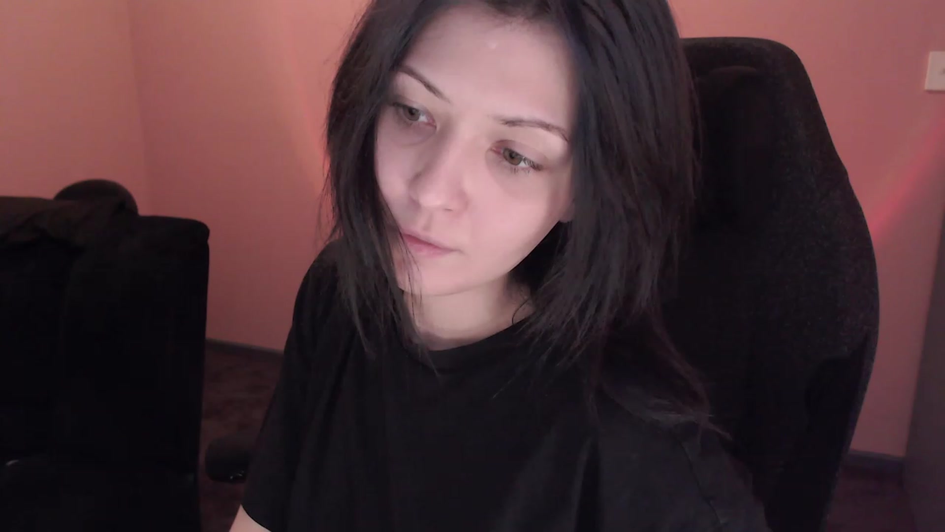 Gallery image thumbnail from r00m704v01d's myfreecams stream on, 02/18/2023, 02:40 image 13 of 20
