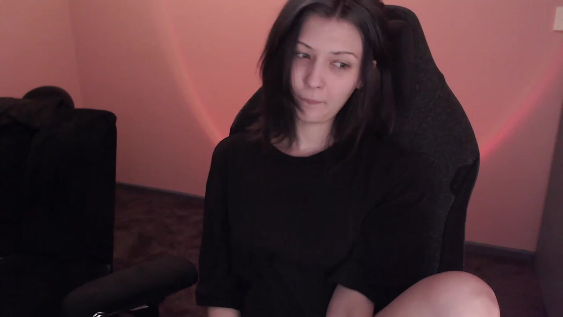 Gallery image thumbnail from r00m704v01d's myfreecams stream on, 02/18/2023, 02:40 image 1 of 20