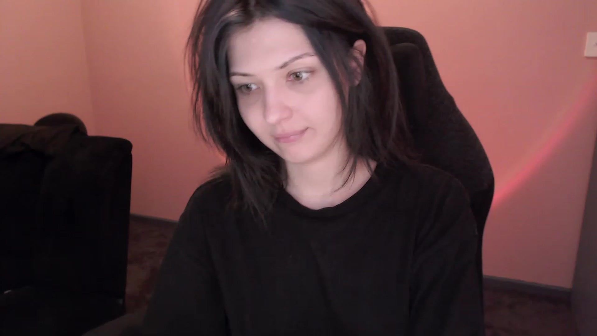 Gallery image thumbnail from r00m704v01d's myfreecams stream on, 02/18/2023, 02:40 image 14 of 20
