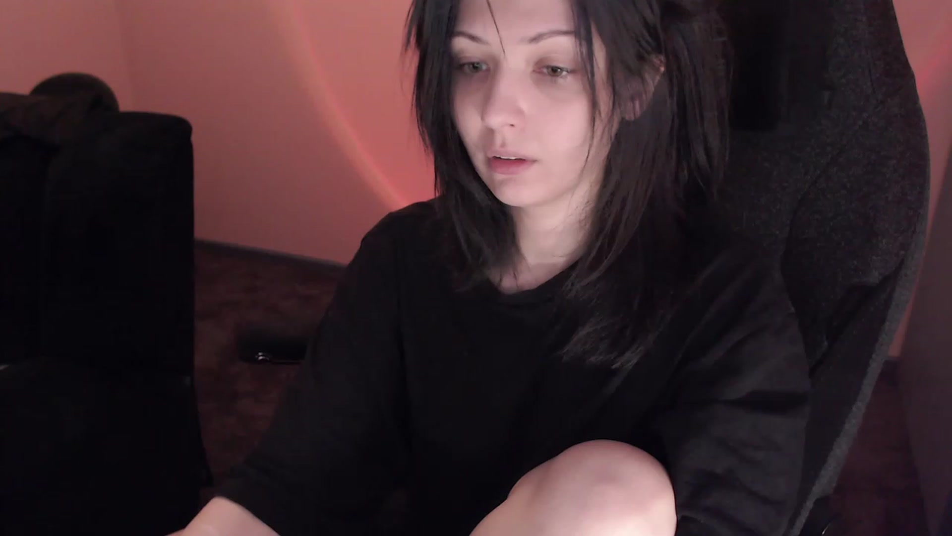 Gallery image thumbnail from r00m704v01d's myfreecams stream on, 02/18/2023, 02:40 image 4 of 20
