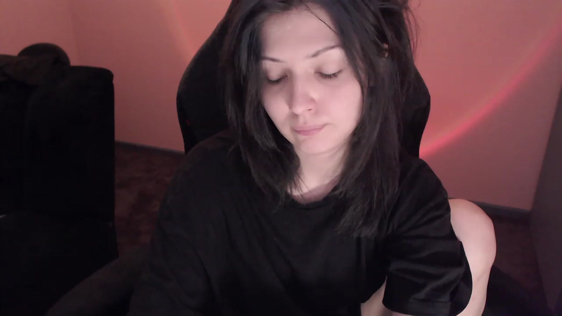 Gallery image thumbnail from r00m704v01d's myfreecams stream on, 02/18/2023, 02:40 image 3 of 20