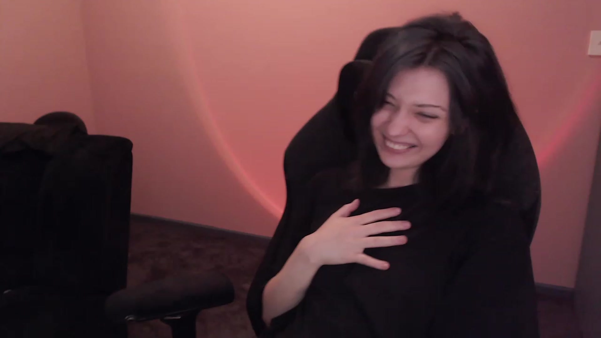 Gallery image thumbnail from r00m704v01d's myfreecams stream on, 02/18/2023, 02:40 image 11 of 20