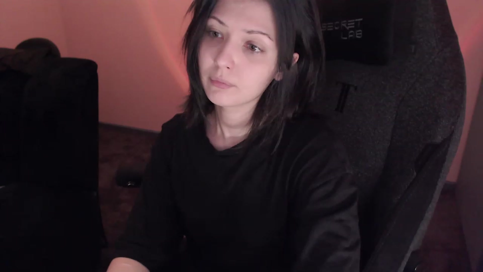 Gallery image thumbnail from r00m704v01d's myfreecams stream on, 02/18/2023, 02:40 image 7 of 20