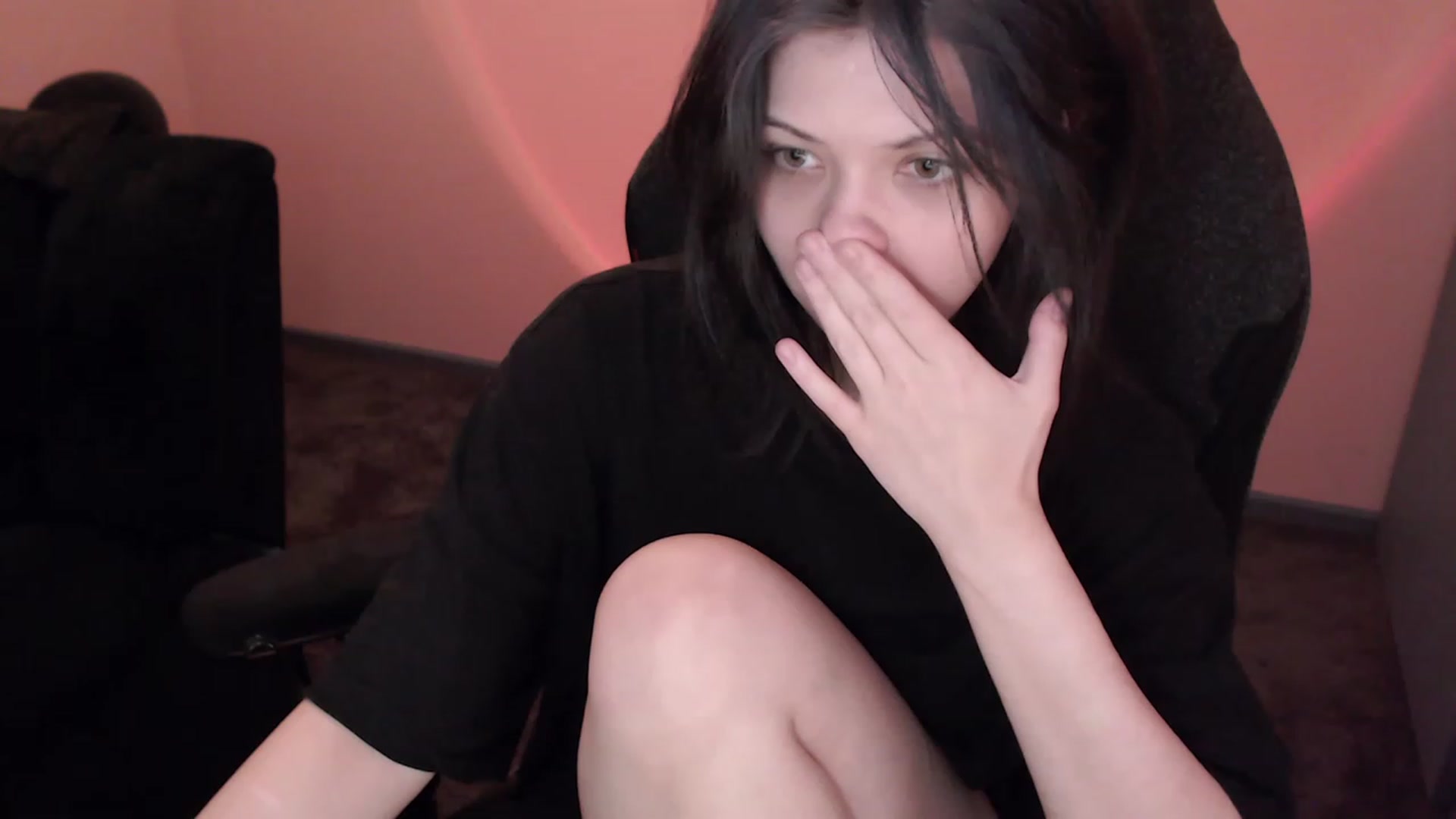 Gallery image thumbnail from r00m704v01d's myfreecams stream on, 02/18/2023, 02:40 image 18 of 20