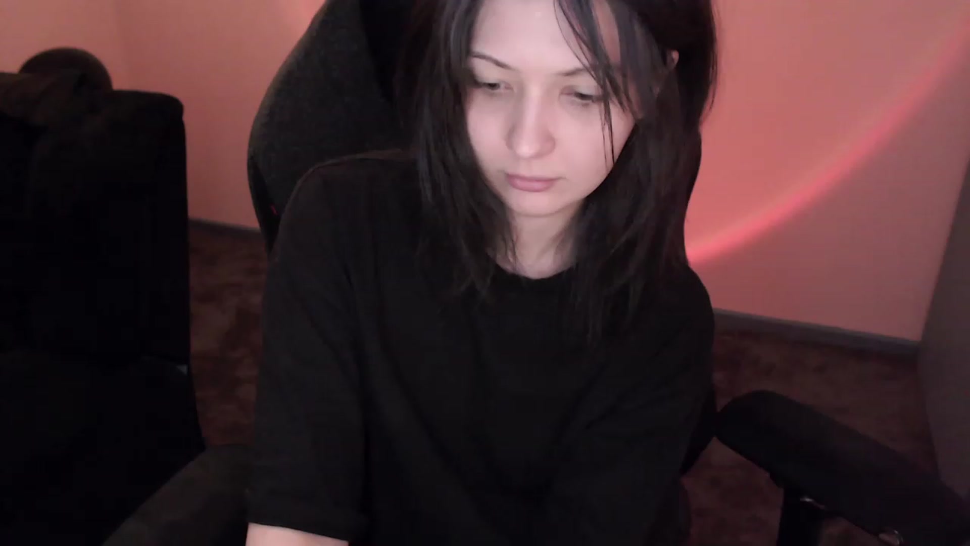Gallery image thumbnail from r00m704v01d's myfreecams stream on, 02/18/2023, 02:40 image 19 of 20