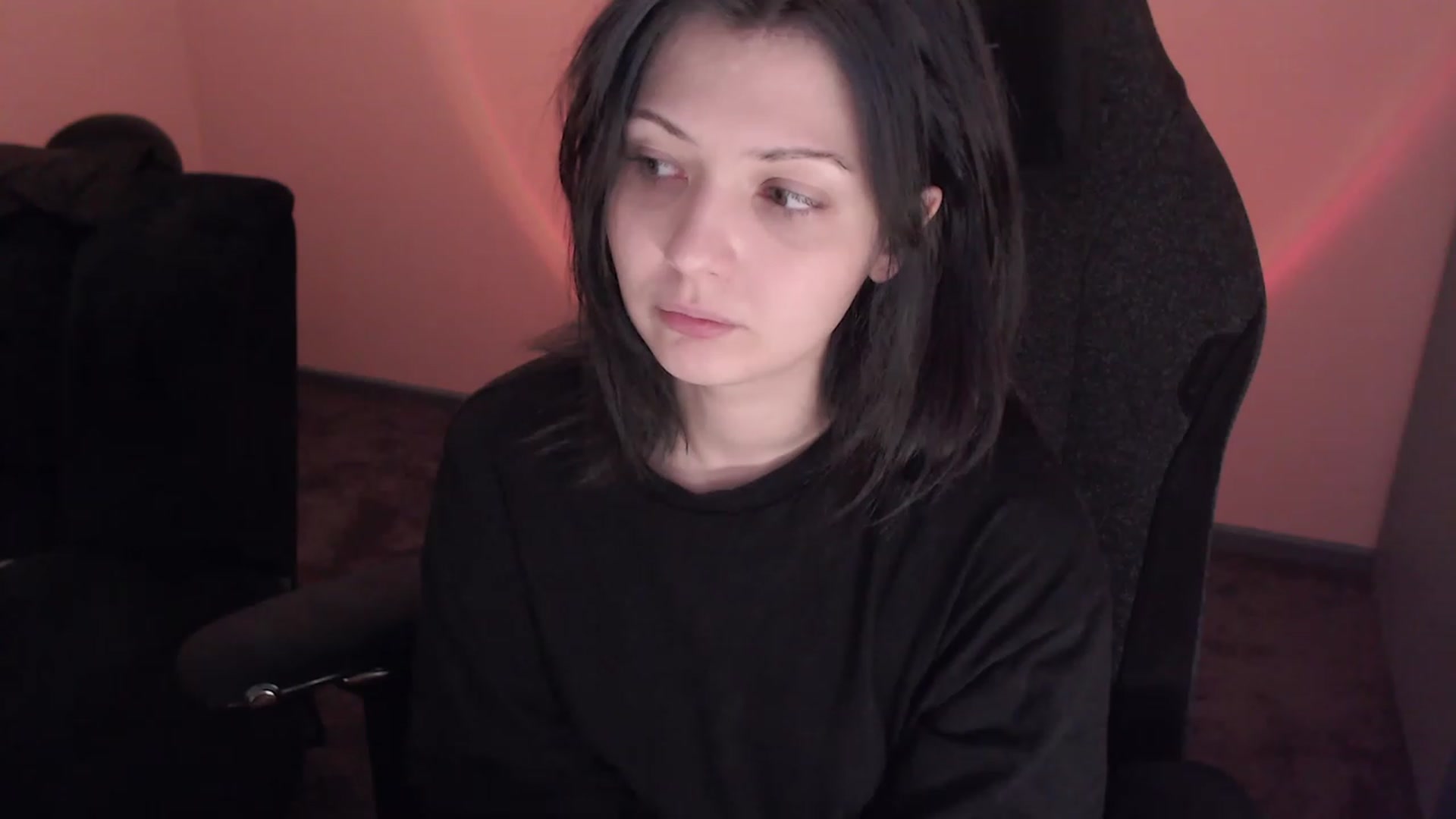 Gallery image thumbnail from r00m704v01d's myfreecams stream on, 02/18/2023, 02:40 image 9 of 20
