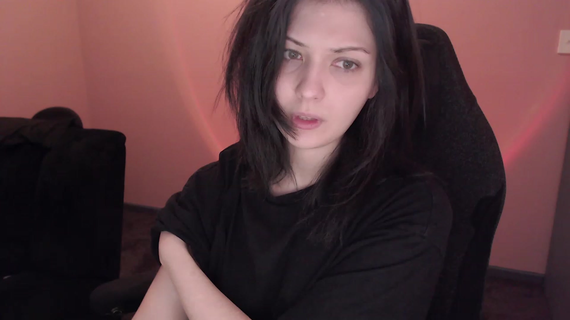 Gallery image thumbnail from r00m704v01d's myfreecams stream on, 02/18/2023, 02:40 image 12 of 20