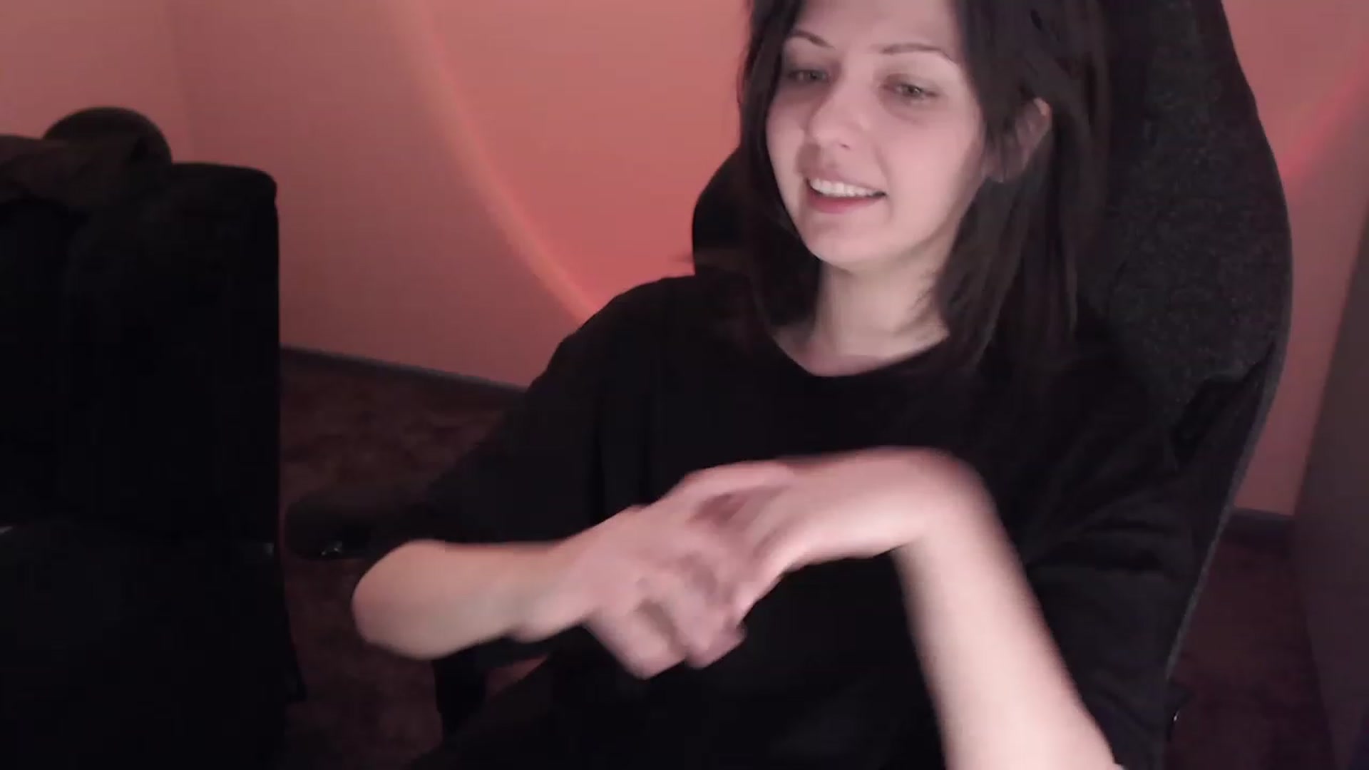 Gallery image thumbnail from r00m704v01d's myfreecams stream on, 02/18/2023, 02:40 image 8 of 20