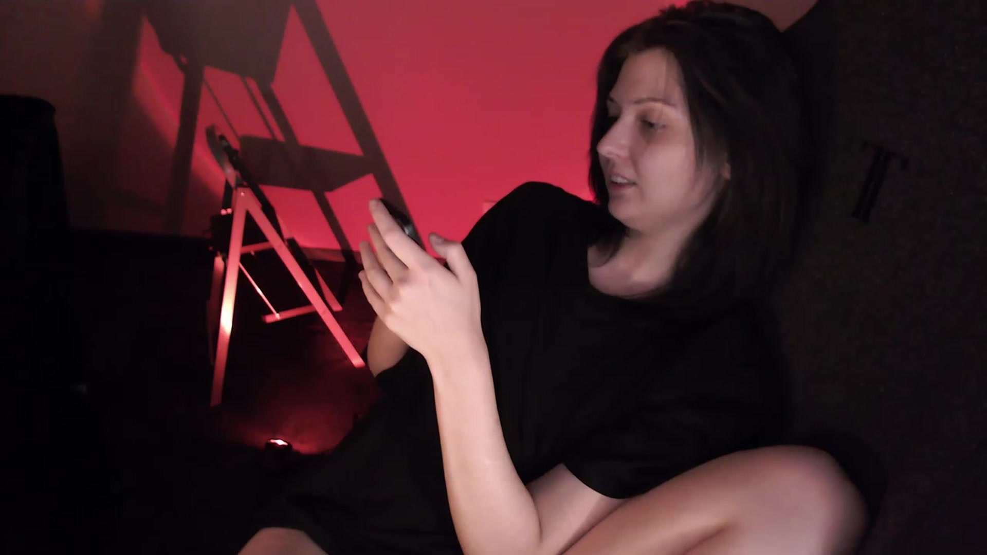 Gallery image thumbnail from r00m704v01d's myfreecams stream on, 02/18/2023, 11:03 image 11 of 20