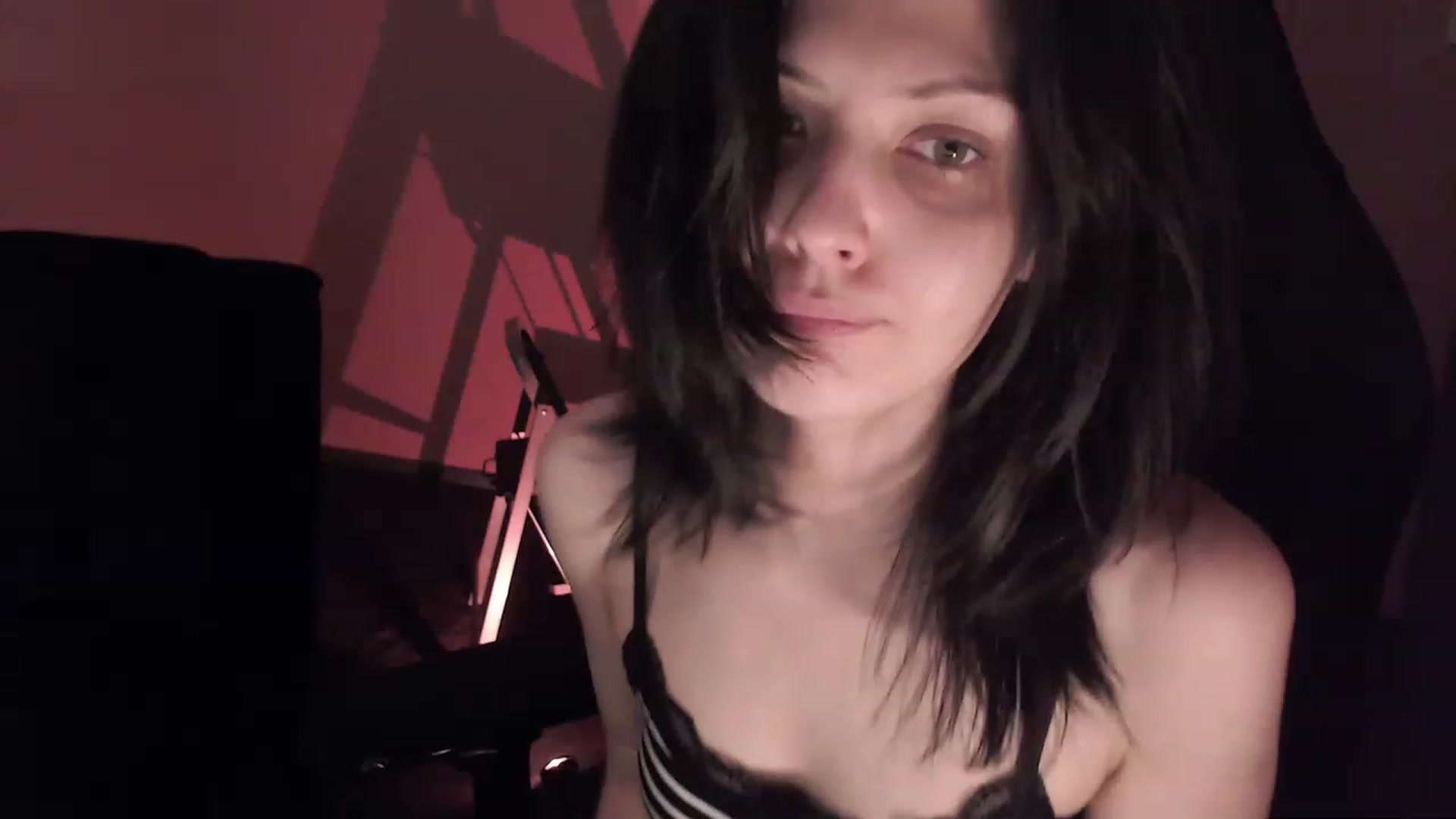 Gallery image thumbnail from r00m704v01d's myfreecams stream on, 02/19/2023, 05:34 image 12 of 20