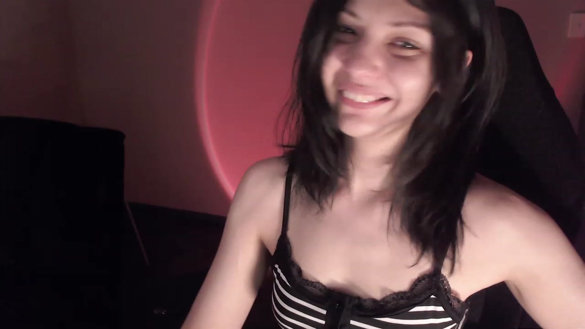 Gallery image thumbnail from r00m704v01d's myfreecams stream on, 02/19/2023, 05:34 image 20 of 20