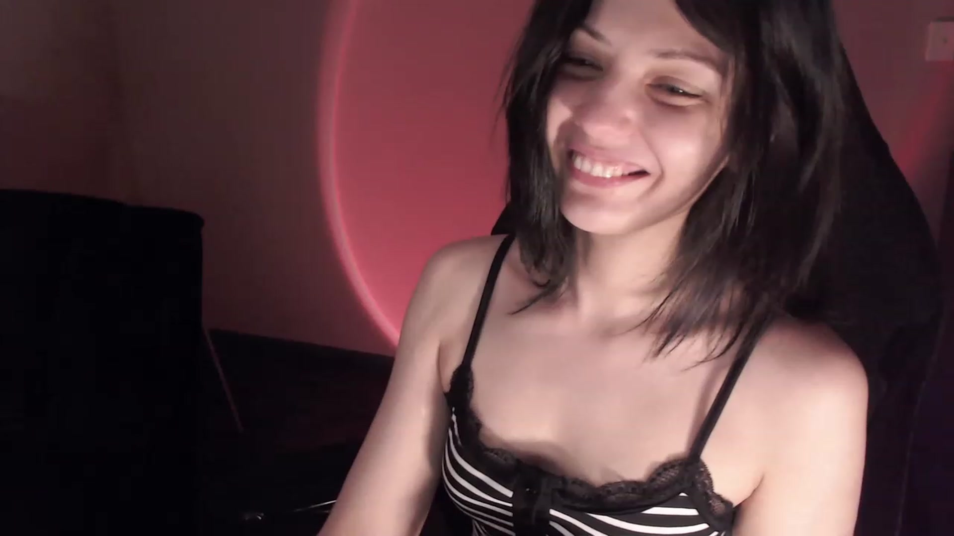 Gallery image thumbnail from r00m704v01d's myfreecams stream on, 02/19/2023, 05:34 image 17 of 20
